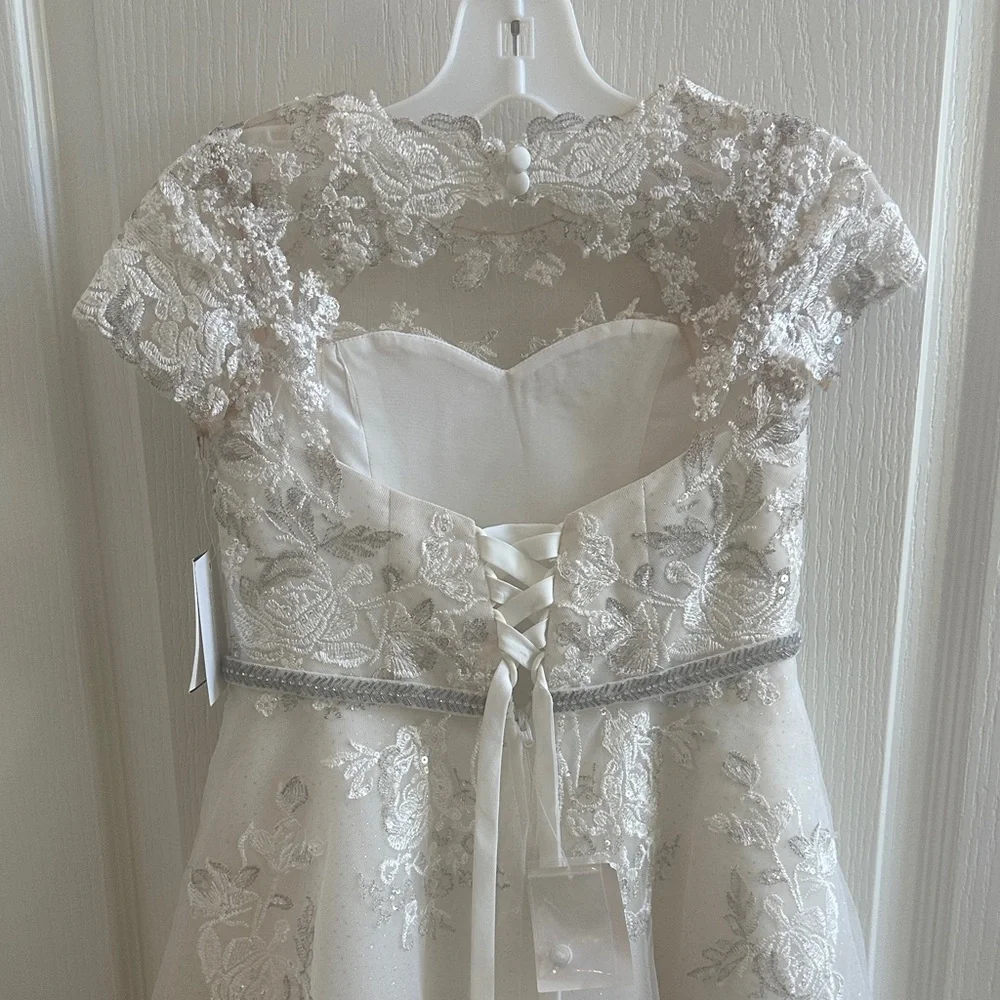 David's Bridal White Floral Lace Kids Dress - Picture 5 of 6